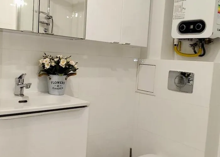 Merino Close Center Апартаменти *